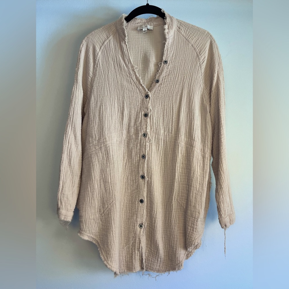 Soft, Tan, Fray hem, guaze, button down shirt sz Small